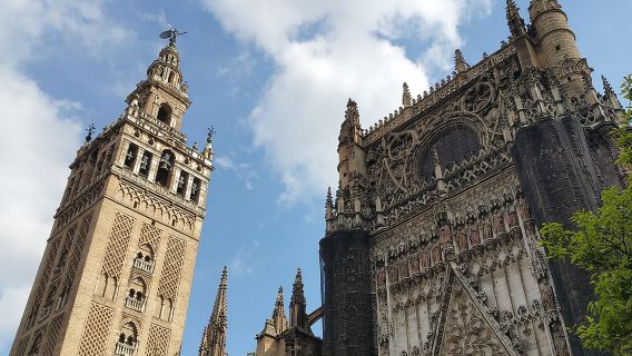 Alcazar and Cathedral & Giralda of Seville. Skip The Line! Includes access tickets