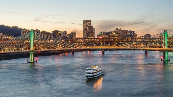 2,5-stündige Dinner-Kreuzfahrt auf dem Willamette River