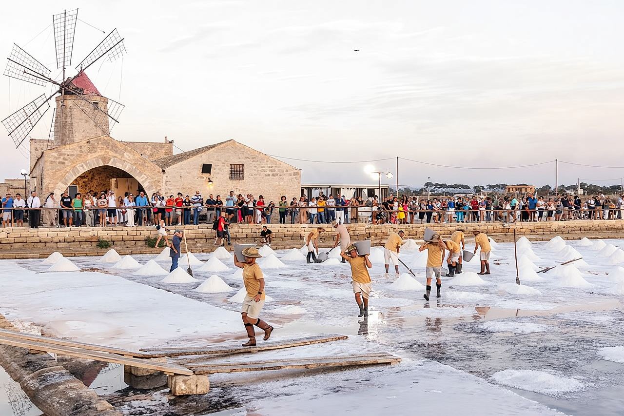 Guided tour of the salt pans of Trapani and the Salt Museum