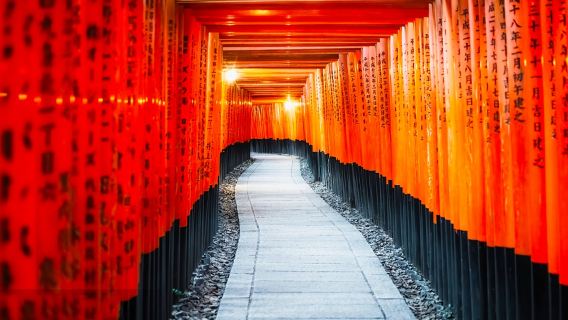 日本美景線勝尾寺嵐山伏見稻荷大社一日遊【普通話司導|大阪出發】