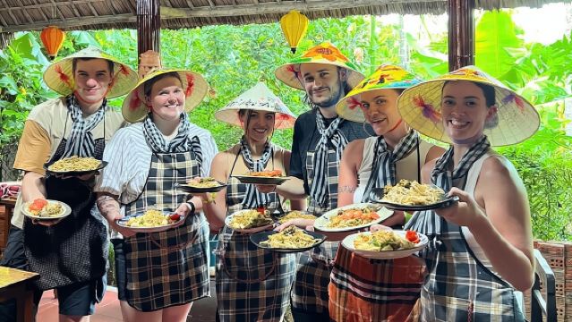 Hoi An Cooking Class(Market,BasketBoat Crabfishing&Cooking Class)