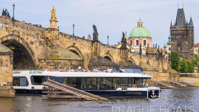 PRAGUE BOATS: 50-Minute Sightseeing Cruise