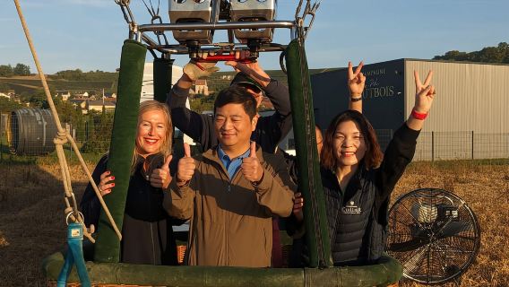 Reims (Pouillon) : Hot Air Balloon Flight with Champagne