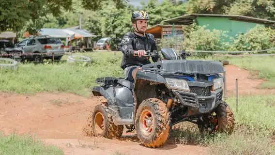 清萊 ATV 風景之旅和菠蘿農場之旅