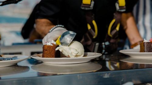 Dubai crane restaurant culinary experience 7