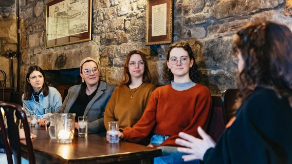 Edinburgh: Underground Vaults Evening Ghost Tour with Whisky