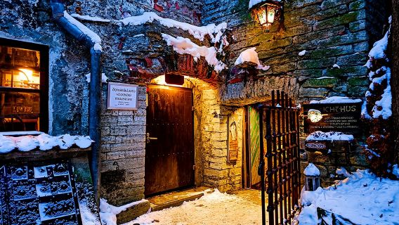 Tales of Old Tallinn 2-hour Walking Tour