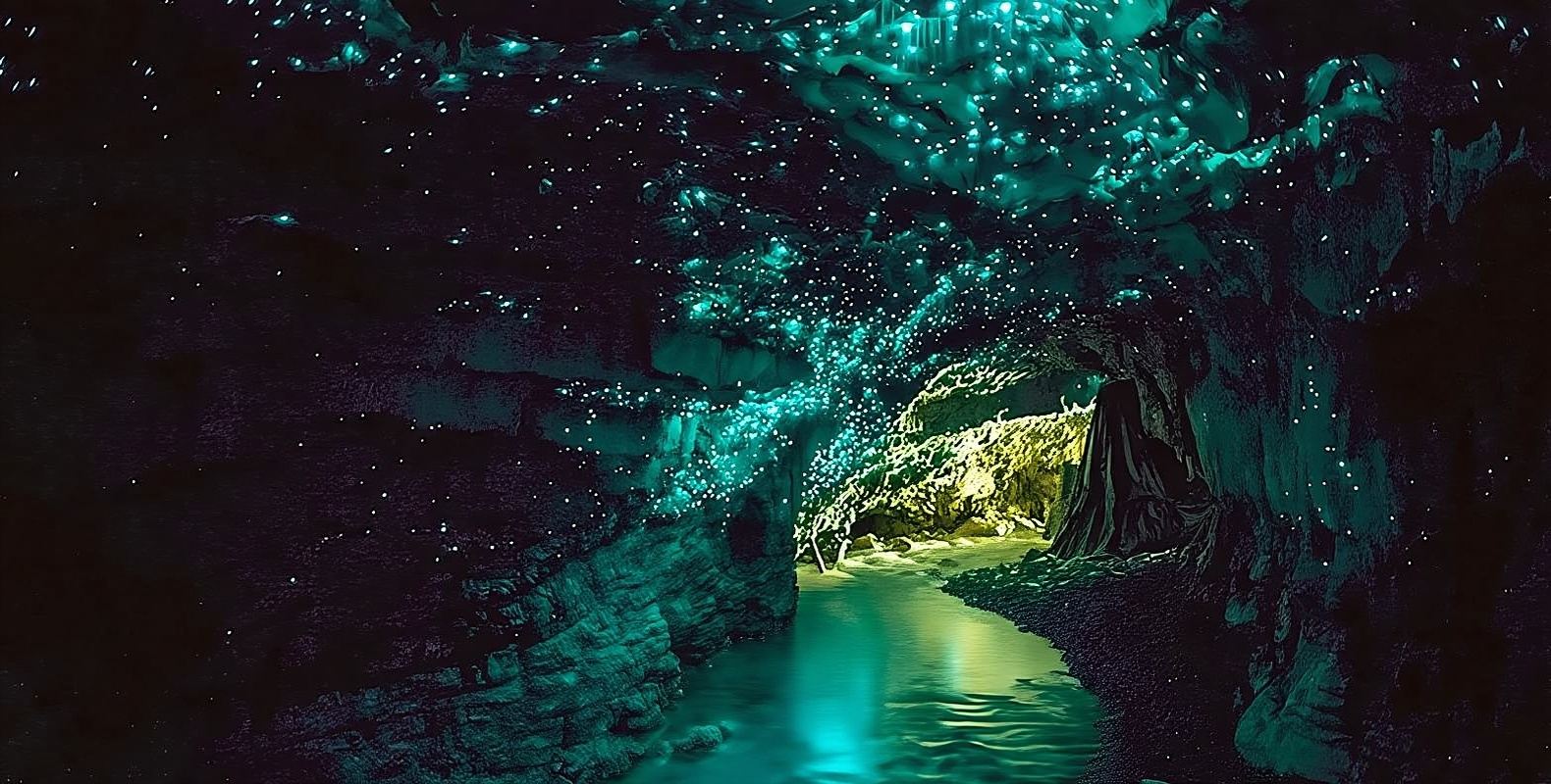 [Auckland, New Zealand] Hobbiton™ Movie Set Tours & Waitomo Caves Small Join-in Tour [Includes Admission Ticket and Lunch]