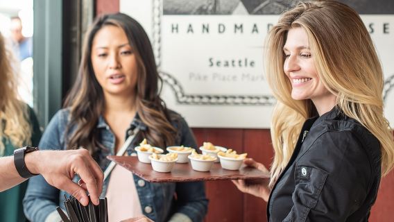 Chuyến tham quan ẩm thực có hướng dẫn của đầu bếp tại Chợ Pike Place