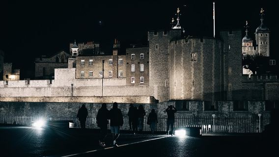 Geister-, Ghule- und Galgen-Tour: Geführte Tour mit Bootsfahrt