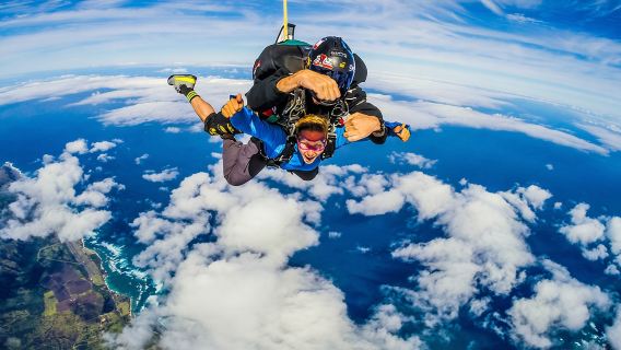 Cairns Beauty Beach Parachuting(15,000 feet/ transfer service/photos and videos optional)