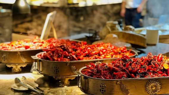 【平日週末共通】開芯国際ホテル豪華シーフードブッフェディナー¥114元から、ザリガニテーマのブッフェディナー、シーフード、温かい料理、バーベキュー食べ放題