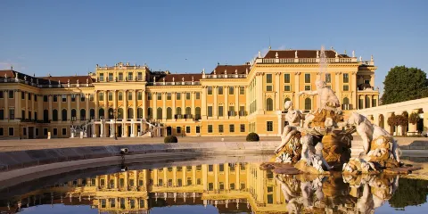 美泉宮+納許市場+斯蒂芬大教堂+維也納金色大廳一日遊