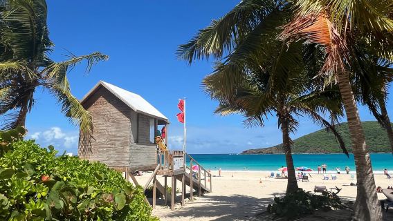 Culebra: Excursión autoguiada de un día con San Juan Transport