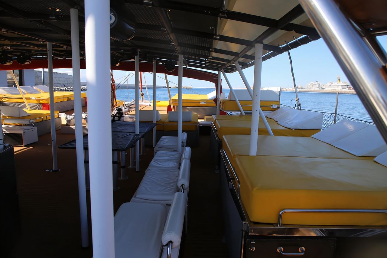 Cambrils: Catamaran Cruise with Drinks and BBQ Lunch Option