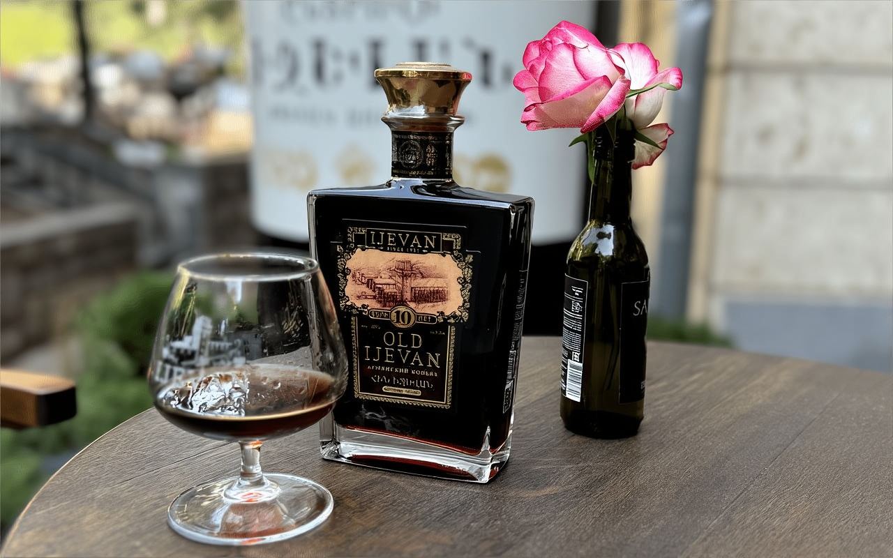 Walking City Tour in Yerevan with 10 yo Brandy & 5 Wines