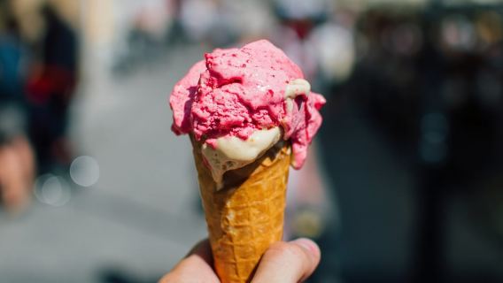 Roma: Tour de la Roma iluminada para niños con helado y pizza