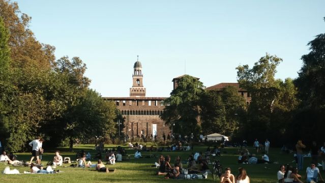 Lawatan sehari dengan sewaan peribadi ke Katedral Milan, Taman Sempione dan Tasik Como di Itali