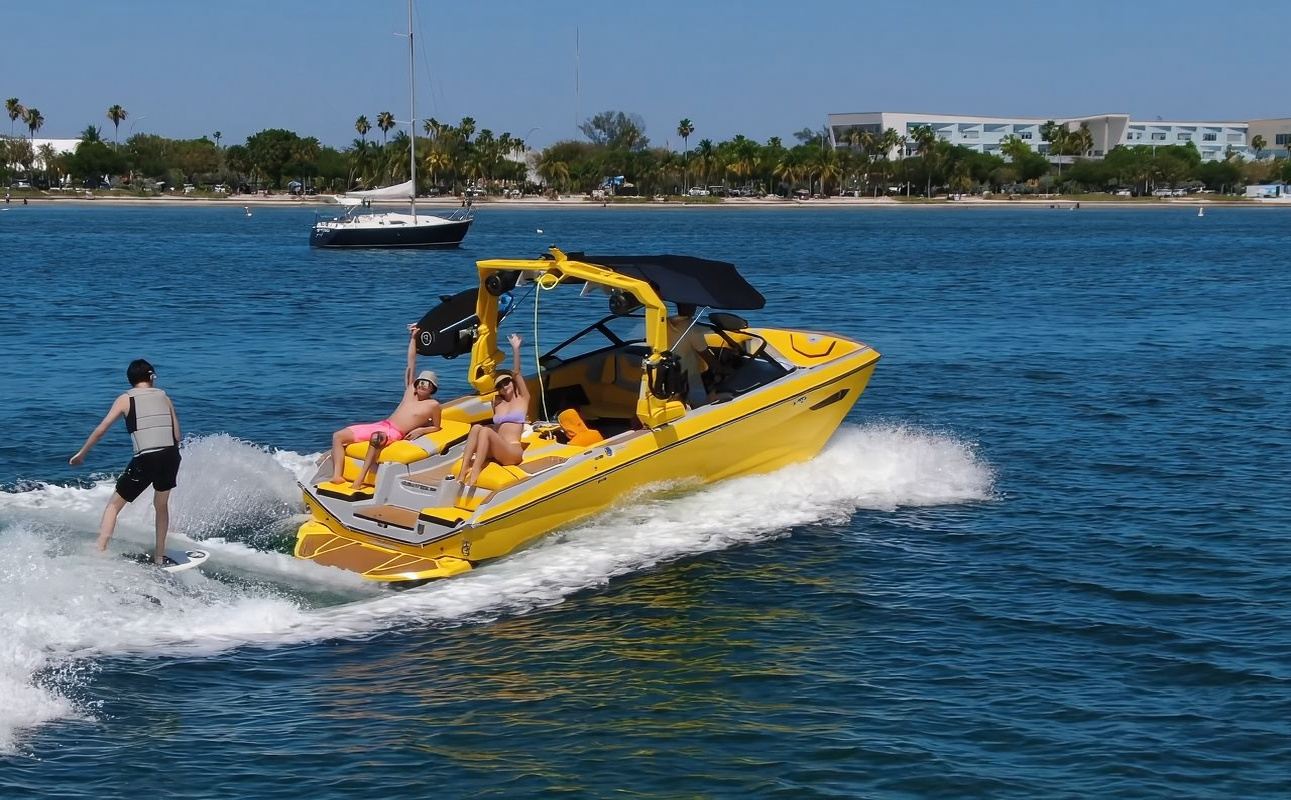 Miami wake surf, surf in mare Nautique G23/Yamaha255XD