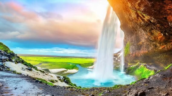 冰島雷克雅未克出發 藍冰洞探險+鑽石冰沙灘+冰河湖包車一日遊