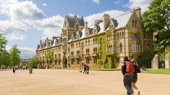 Tour 1 ngày Lâu đài Windsor + Stonehenge + Đại học Oxford từ Luân Đôn, Anh