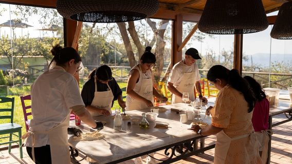 Pasta & Traditional Sorrento Cuisine with Pickup - 100% Hands On