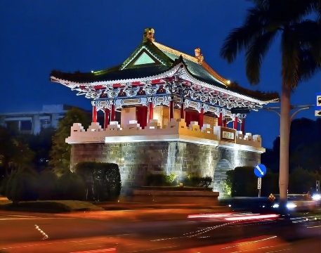 探索台北的老靈魂～舊台北城龍山寺+剝皮寮老街+西門紅樓一日遊