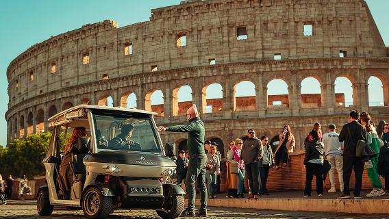 Tour privato dei punti salienti di Roma in golf cart