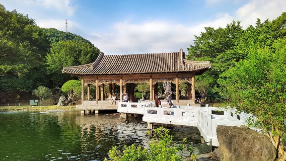 พิพิธภัณฑ์พระราชวังแห่งชาติไทเป + แช่น้ำพุร้อนเป่ยโถว ทัวร์ 1 วัน