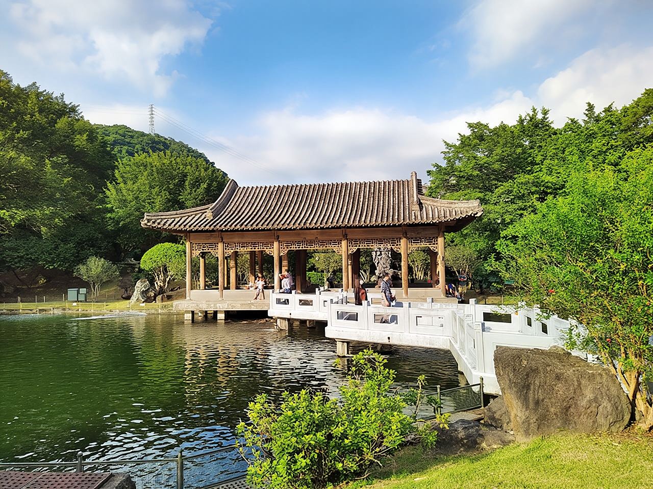 พิพิธภัณฑ์พระราชวังแห่งชาติไทเป + แช่น้ำพุร้อนเป่ยโถว ทัวร์ 1 วัน