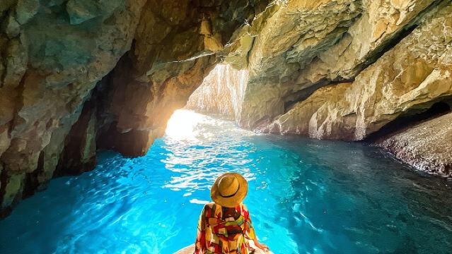 VIP-Tagesausflug zu Schiffswracks, blauen Grotten und mit Panoramablick