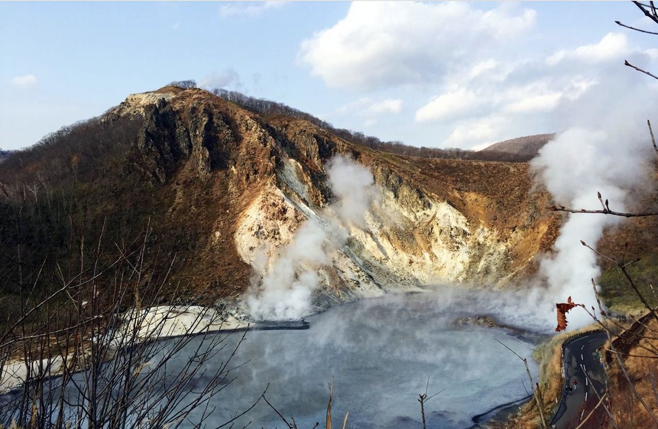 日本支笏湖-登別溫泉鎮-登別熊牧場-蓬萊門【北海道中文專車】