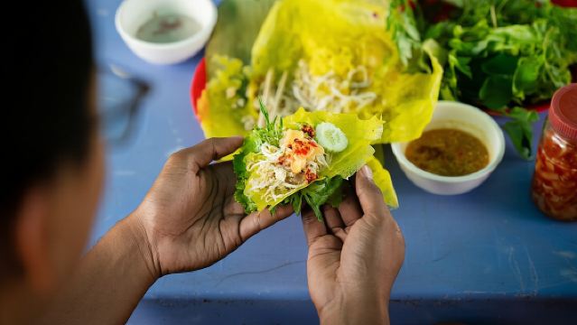 Ultimate Phnom Penh Food Tour by Tuk Tuk: 20 Tastings and Drinks