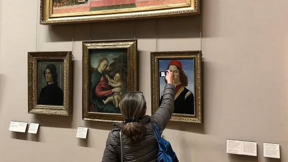 Экскурсия по шедеврам Лувра в небольшой группе