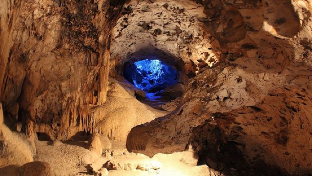 Curaçao Highlights tour: Hato Caves, Flamingos & Beach Time