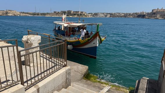 Marsaskala: Valletta Boat Transfer with Coffee