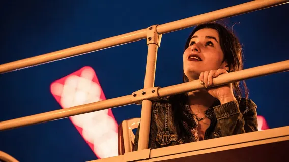 París: Recorrido panorámico nocturno en autobús descapotable de Big Bus