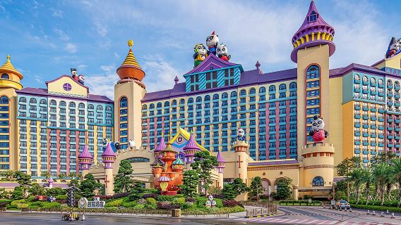tiket masuk Guangzhou Chimelong Panda/Chimelong/Xiangjiang + Safari World + Happy World + Bird World dengan Paket Prasmanan 1 Malam dan Paket Gourmet 2 Malam untuk International Circus Opsional