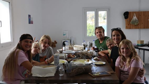 Heraklion: Visita a una finca de olivos con degustación de delicias locales