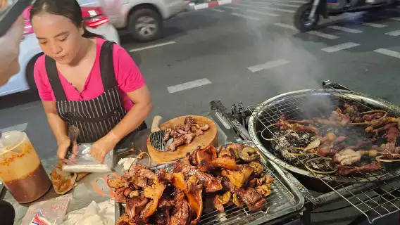 曼谷健行:令人垂涎的美食之旅