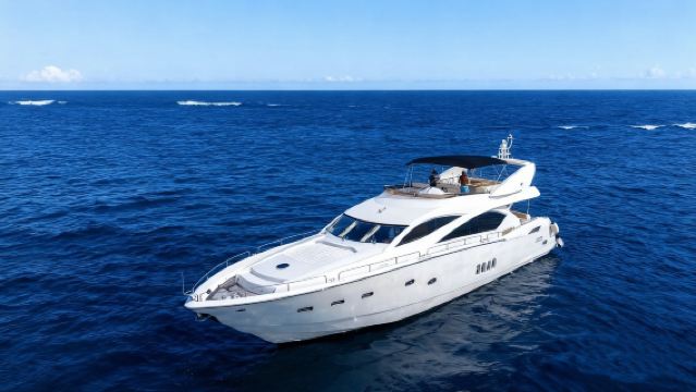 【香港遊艇租賃】香港82呎英國進口遊艇夜遊維港出海釣魚