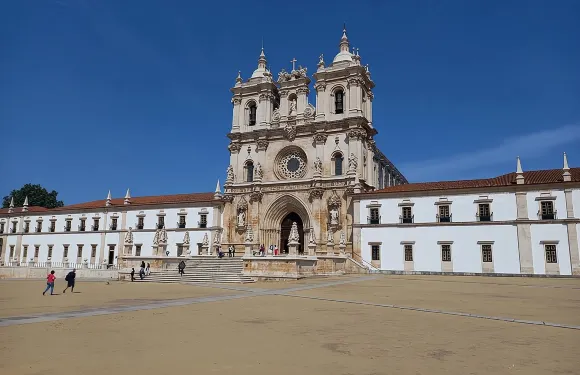 聯合國教科文組織世界遺產：託馬爾基督修道院、巴塔利亞修道院及阿爾科巴薩修道院