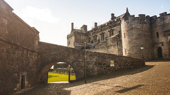 Stirling Castle, Loch Lomond and Whisky Tour from Glasgow