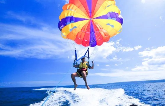 芭堤雅格蘭島快艇出海一日遊，浮潛/拖曳傘/水上電單車/深潛可選