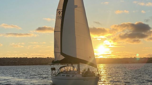 Deluxe Sunset & Day Sail Small Group