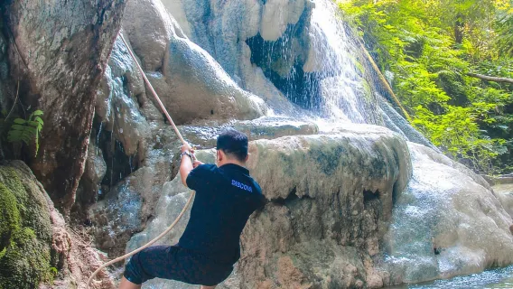 Featured tour with 15 reviews: Chiang Mai: Sticky Waterfall by Local Truck with Market Stop