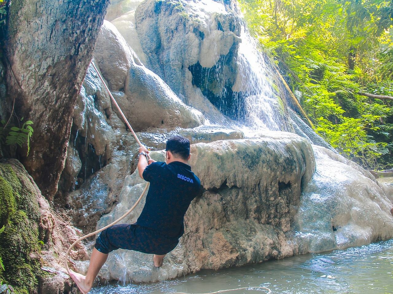 치앙마이: 현지 트럭을 타고 마켓에 들러 끈적끈적한 폭포를 감상하세요