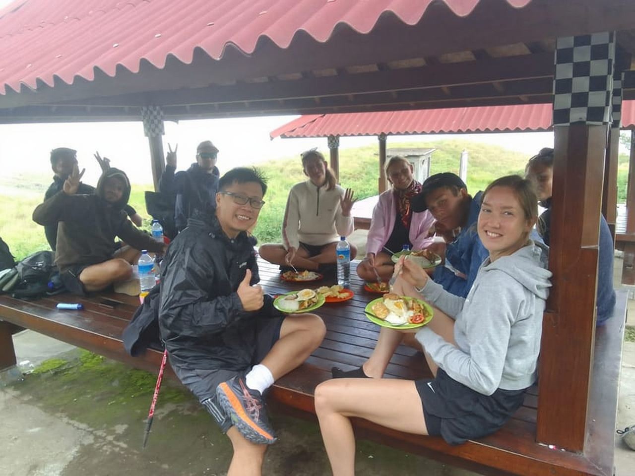 2-Day Mount Rinjani Trekking Summit Tour from Sembalun