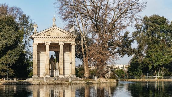 Roma: tour in bici elettrica di Villa Borghese, Villa Ada e Coppedè