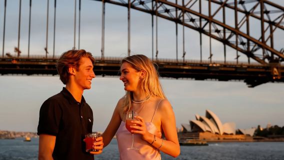 [Offerta speciale per il Capodanno Cinese] Cena speciale di Capodanno Cinese sulla crociera a Sydney con il capitano Cook (nave panoramica a 360° con vetrate | crociera nel porto Darling Harbour | cena al tramonto con menu da 1/2/3 portate | possibilità di acquistare vino aggiuntivo)